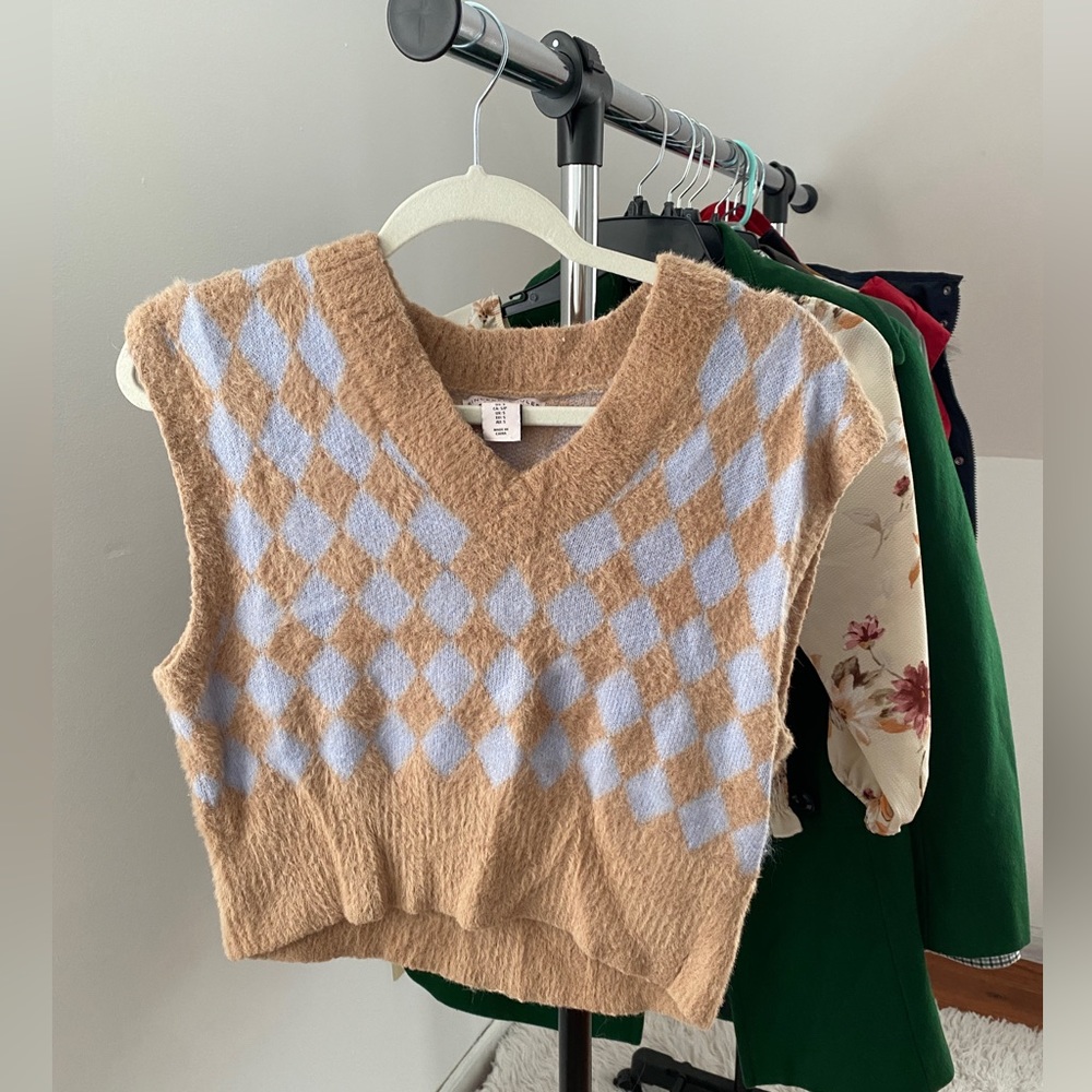 Women’s sweater vest